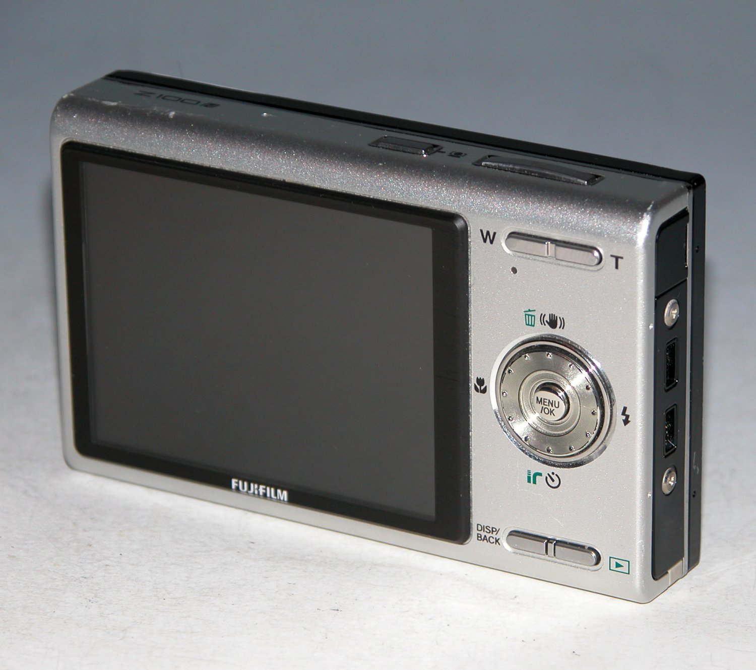 Fujifilm FinePix Z100FD 8.0MP Digital Camera Black/White 2497
