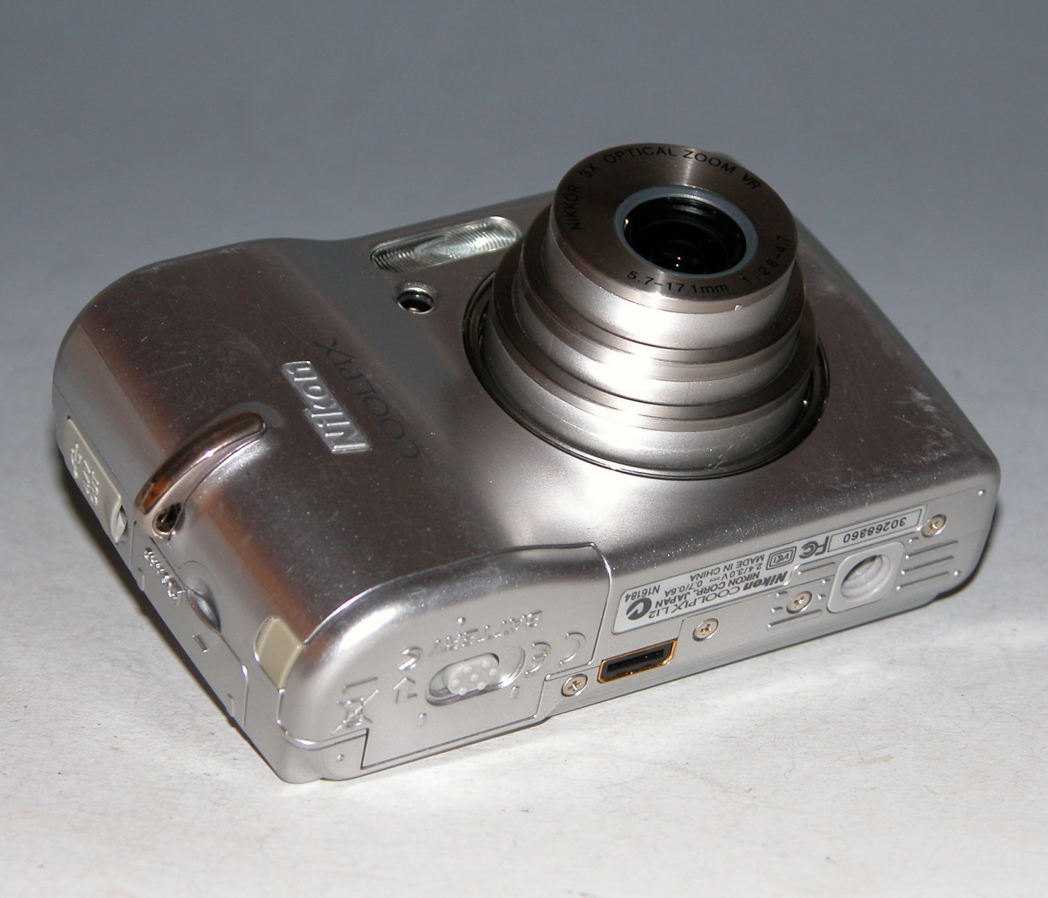 Nikon Coolpix L12 7MP Digital Camera 8860