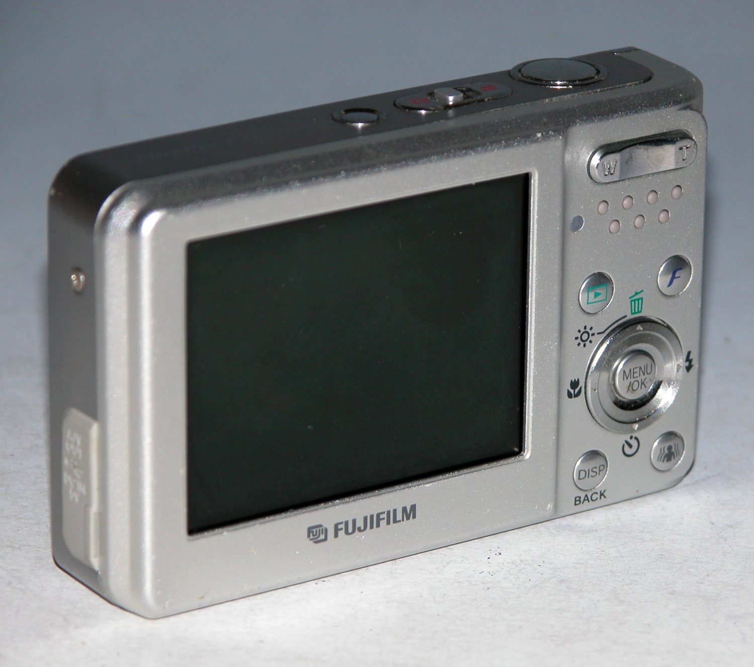 Fujifilm FinePix F20 6.3MP Digital Camera - Silver #1079