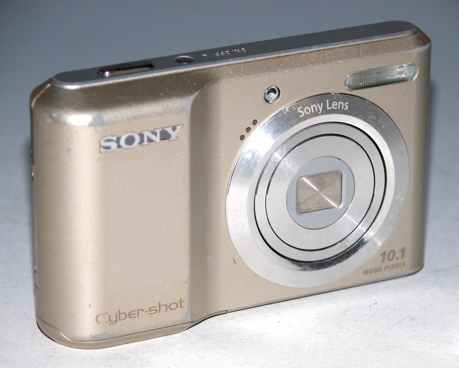 Sony Cybershot DSCS2000 10.1MP Digital Camera 0599