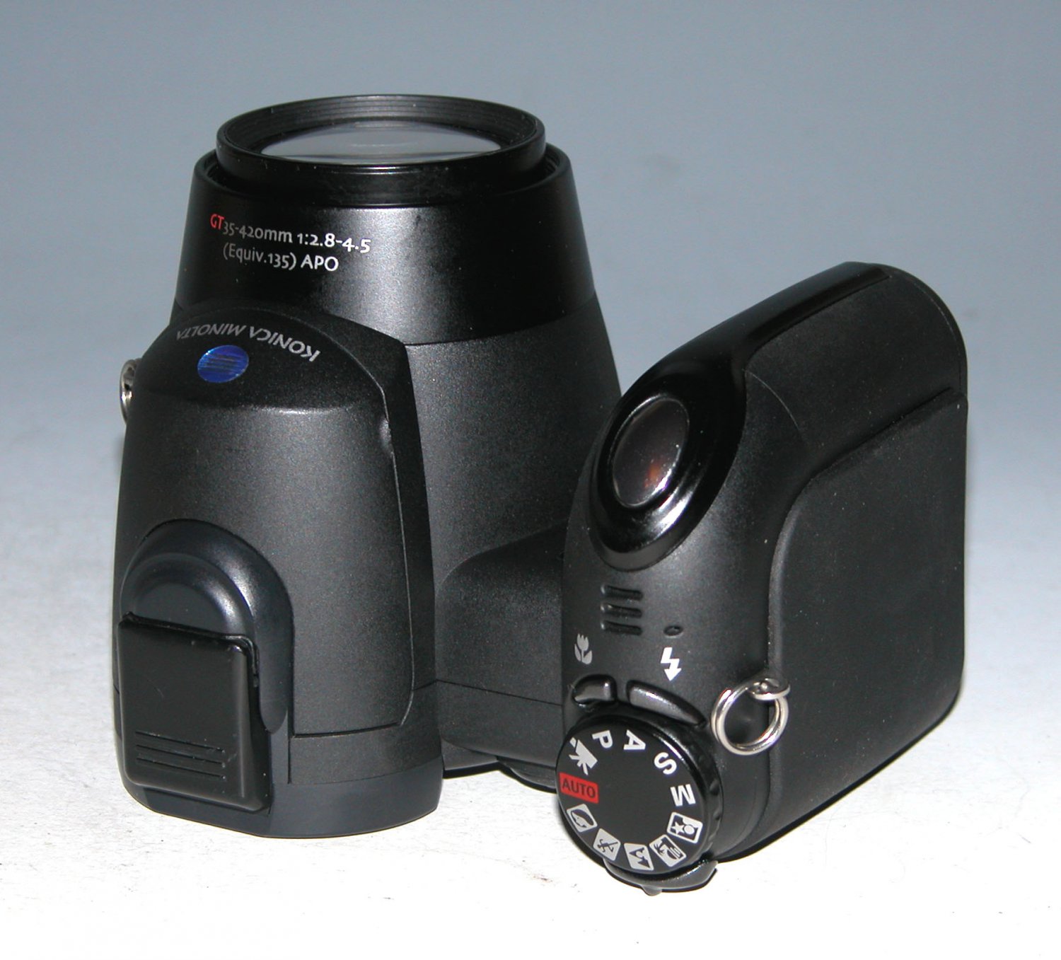 Konica Minolta DiMAGE Z3 4.0 MP Digital Camera Black 3979