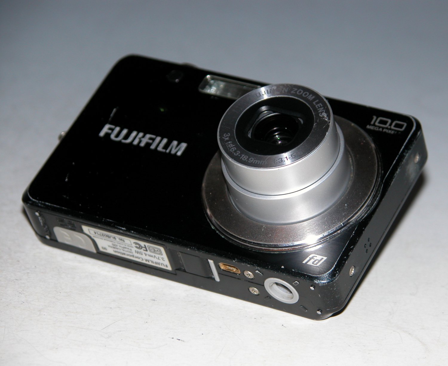Fujifilm FinePix J20 10.0MP Digital Camera Black 3714