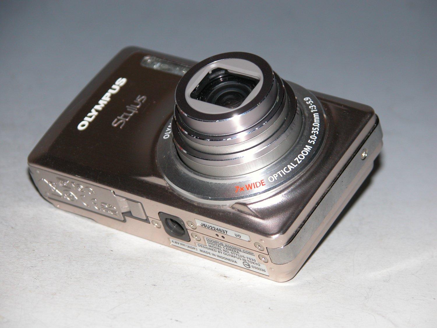 Olympus Stylus 7030 14.0MP Digital Camera Titanium 4837