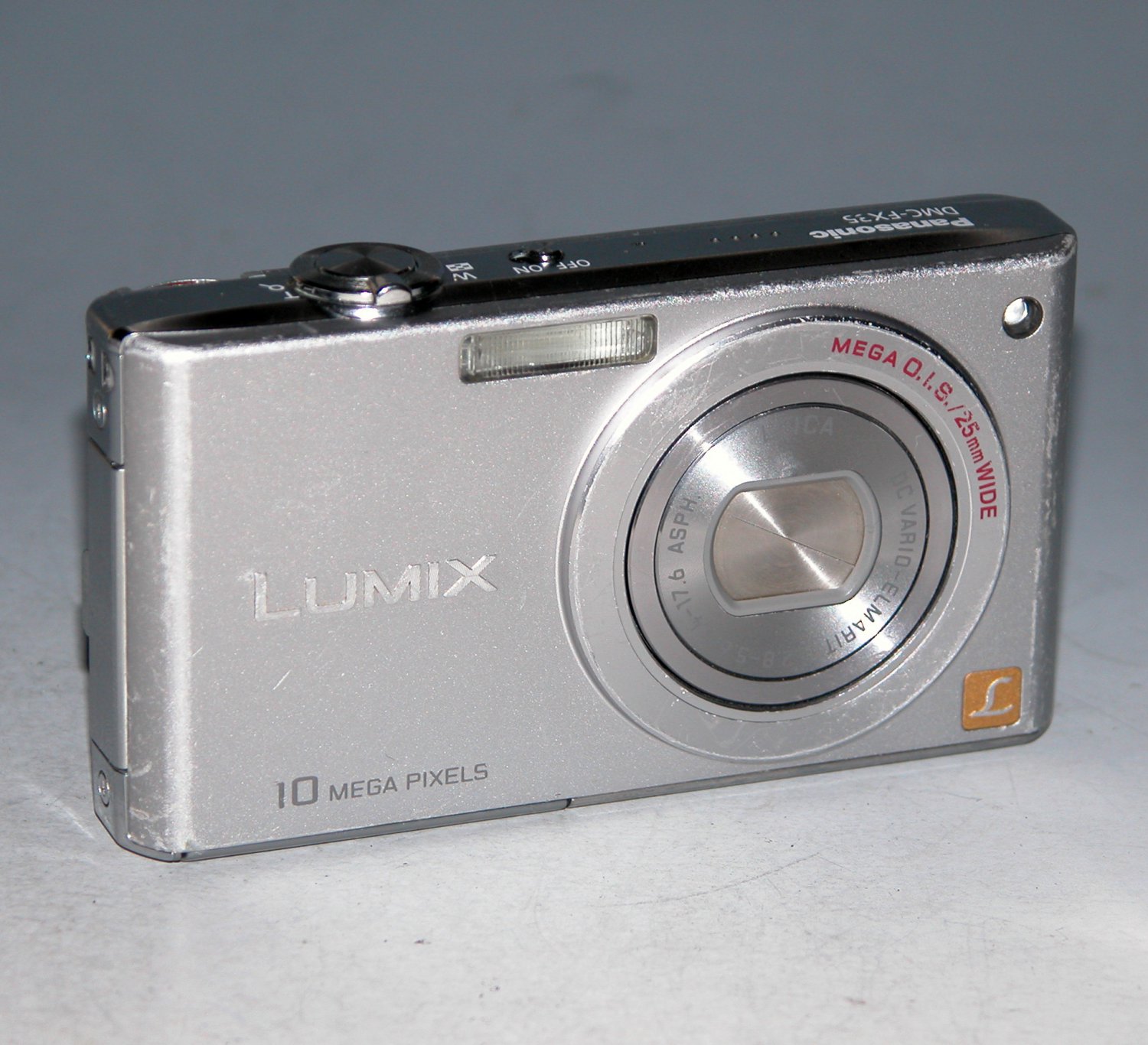 Panasonic LUMIX DMC-FX35 10.1MP Digital Camera - Silver #1074