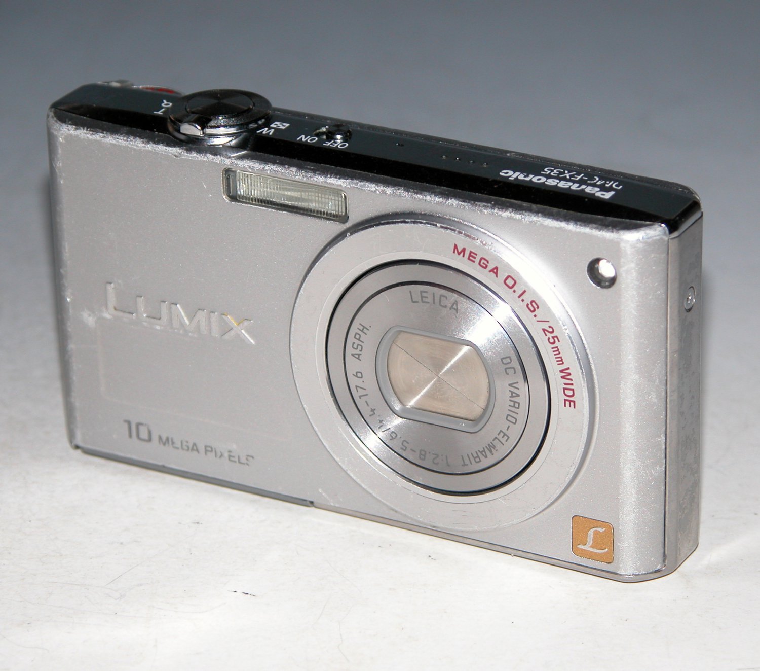 Panasonic LUMIX DMC-FX35 10.1MP Digital Camera - Silver #NS