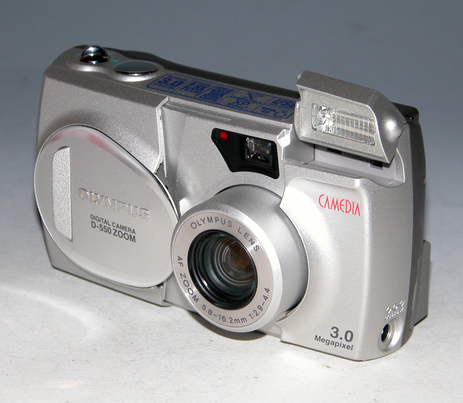 Olympus CAMEDIA D550 3.0MP Digital Camera 4936