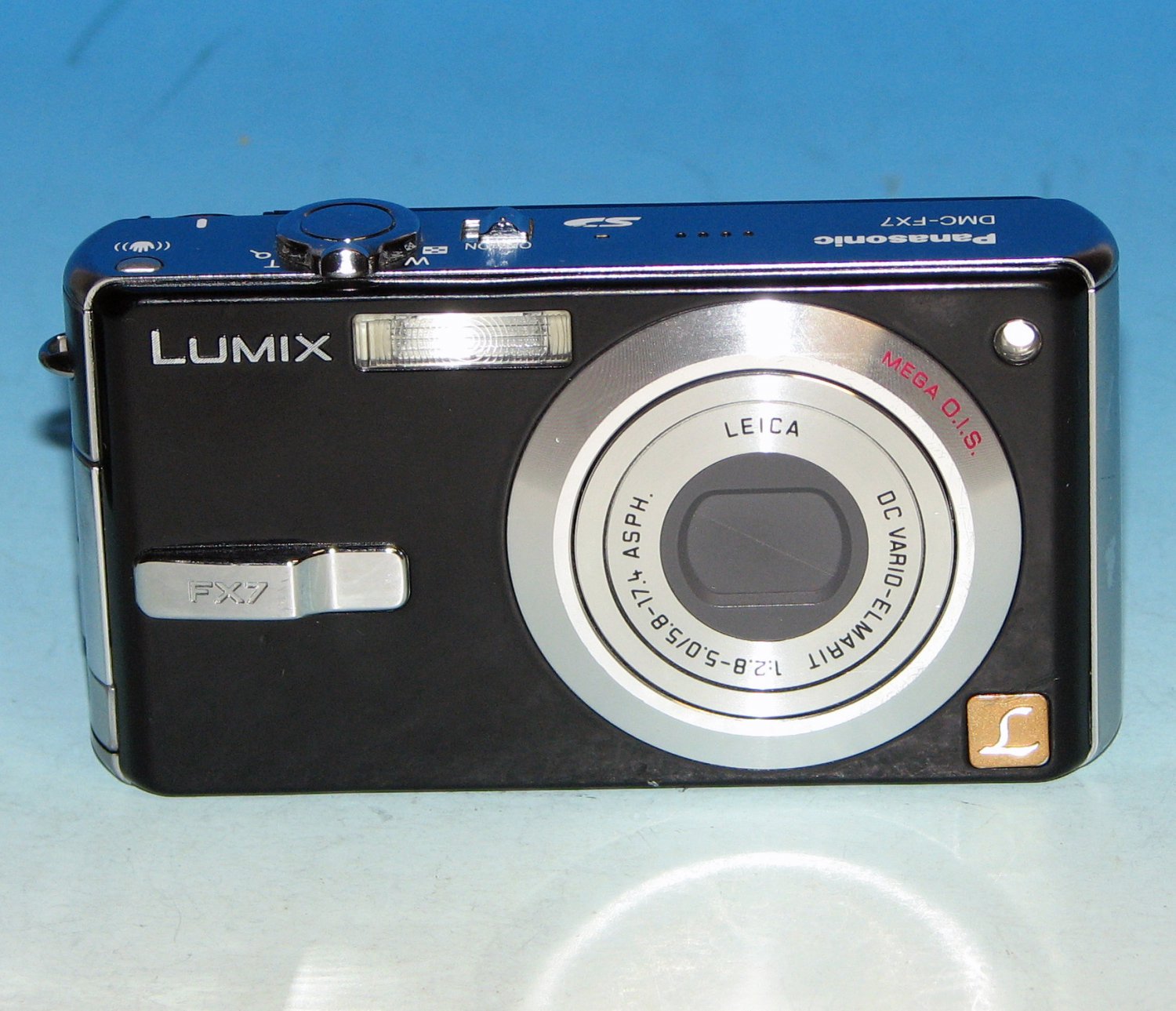 Panasonic LUMIX DMC-FX7 5.0MP Digital Camera - Black #NS