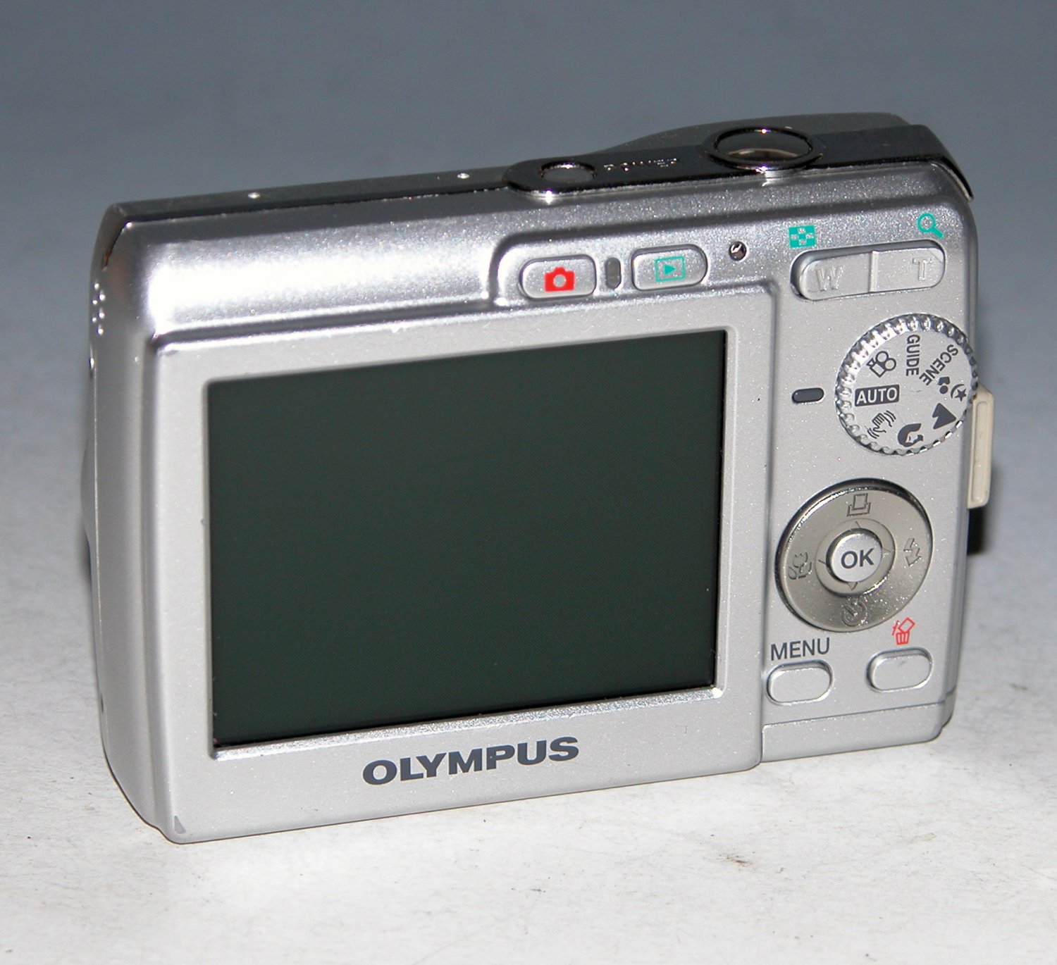 Olympus FE180 6.0MP Digital Camera Silver 1136
