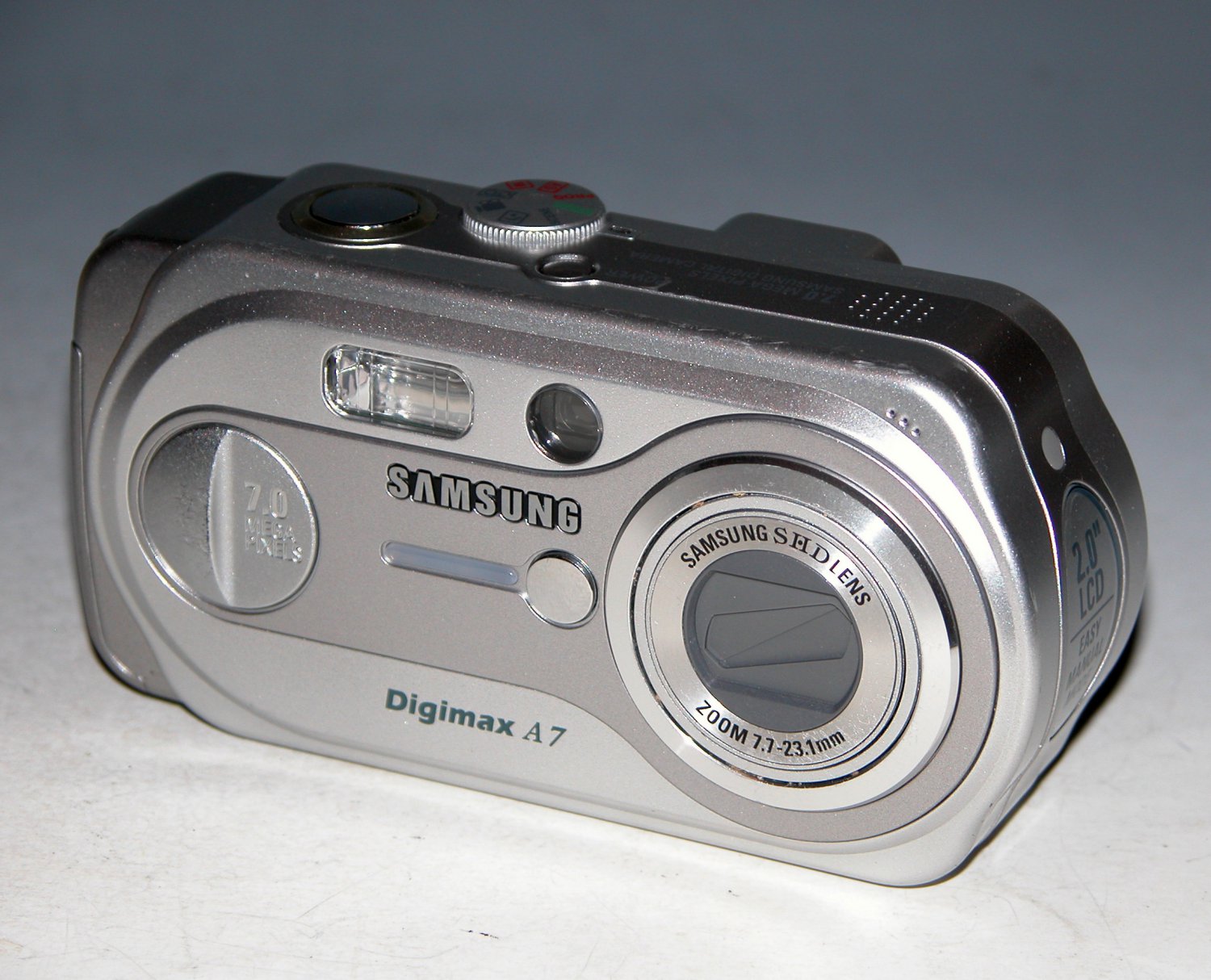 Samsung Digimax A7 7.0MP Digital Camera Silver