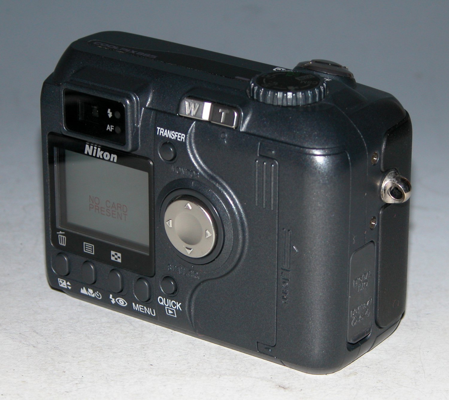 Nikon COOLPIX 885 3.2MP Digital Camera Black 8965