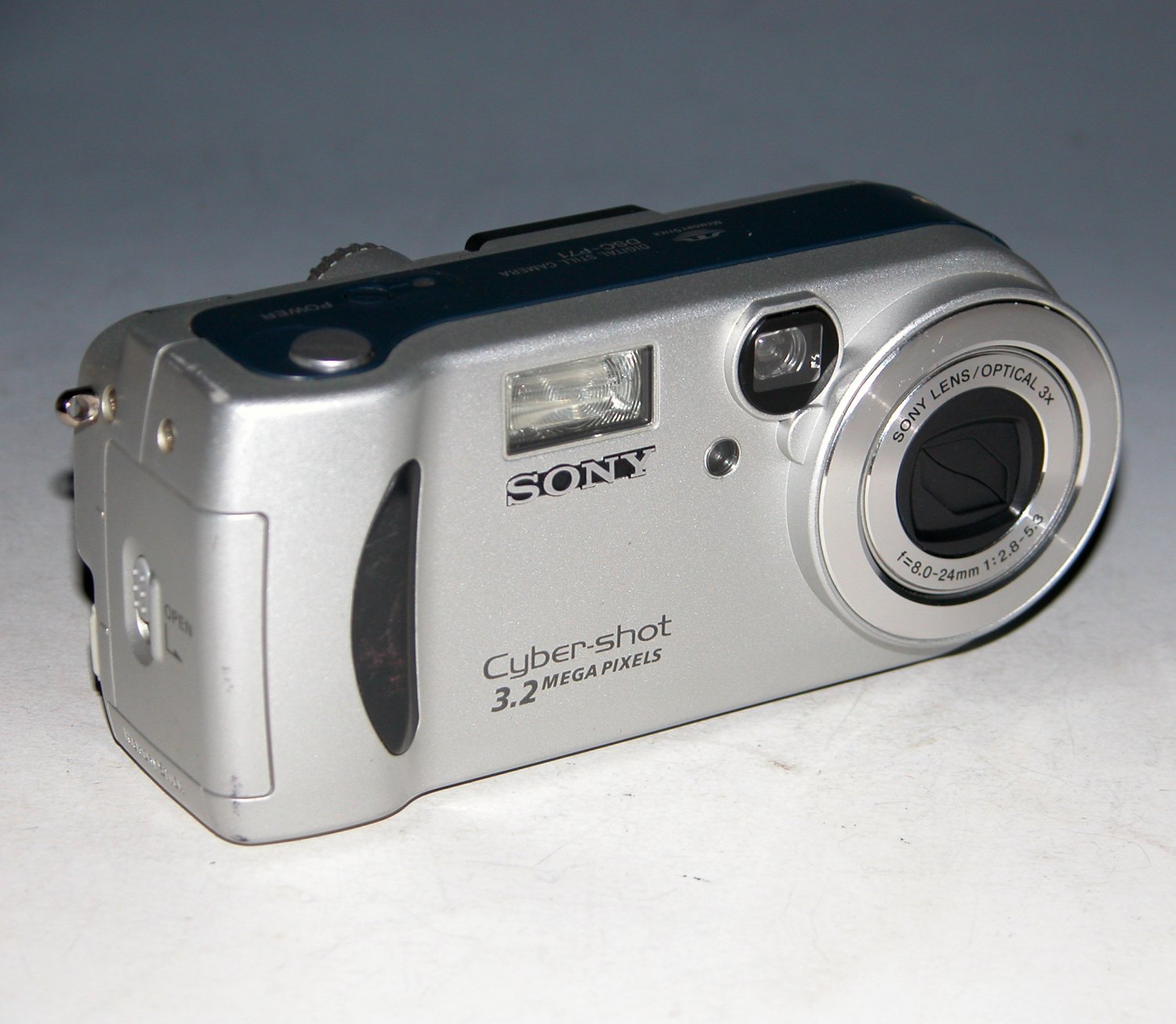 Sony Cyber-shot DSC-P71 3.2MP Digital Camera #5012