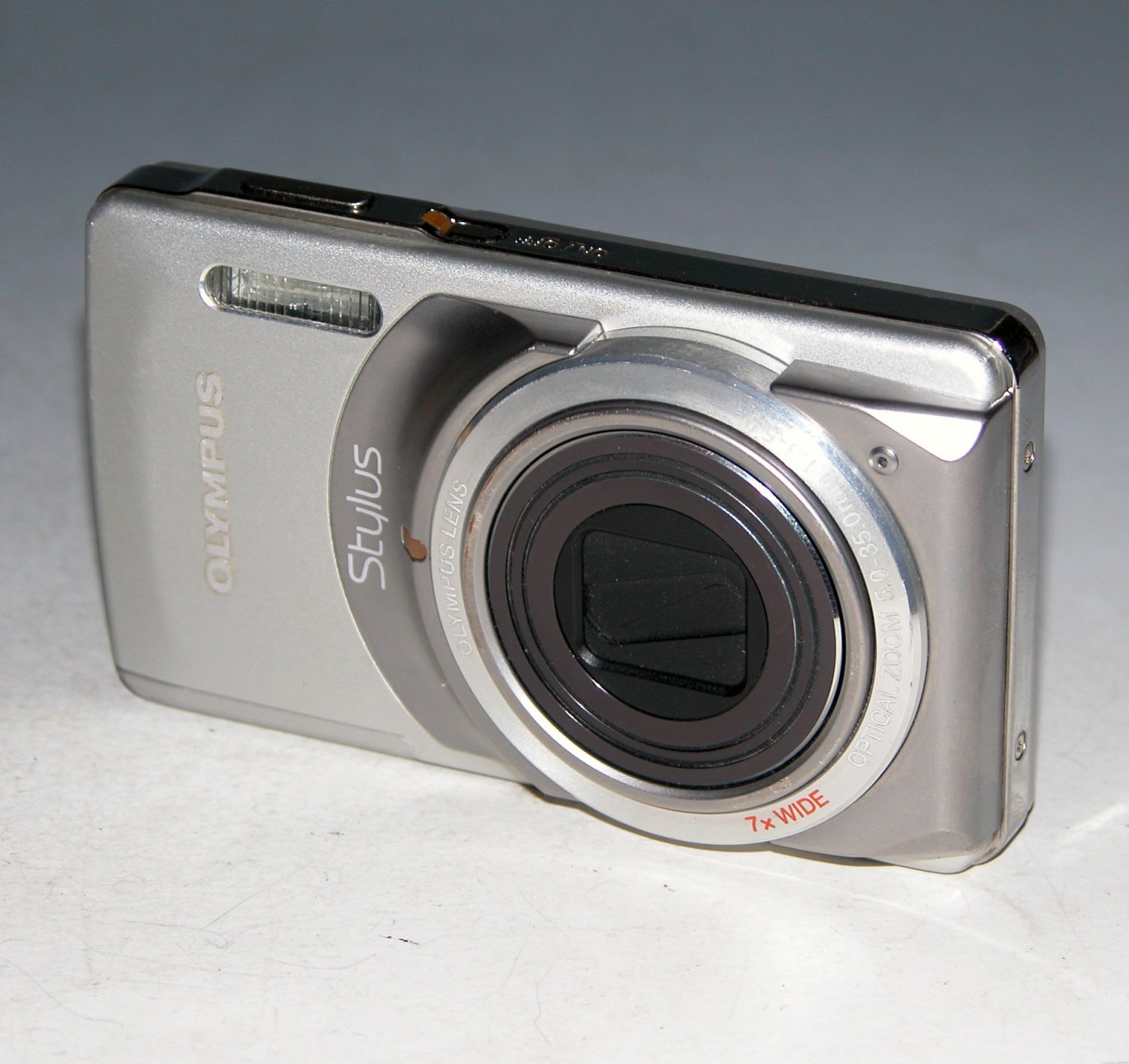 Olympus Stylus 7010 12.0MP Digital Camera Silver 4364