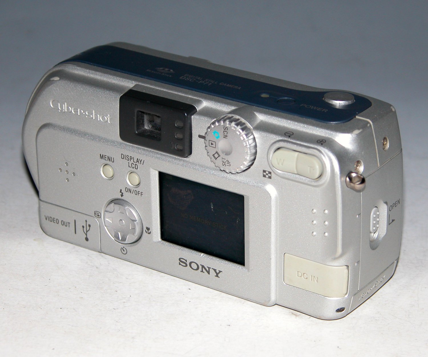 Sony Cybershot DSCP71 3.2MP Digital Camera 7105