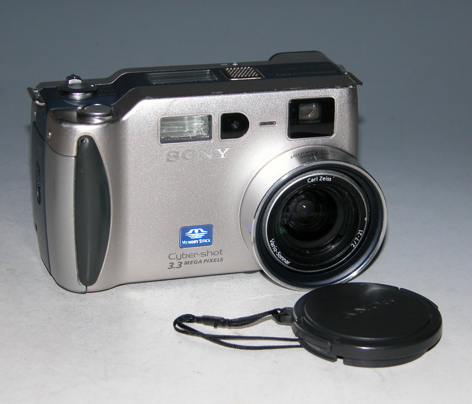 Sony Cyber-shot DSC-S70 3.2MP Digital Camera - Silver #3378
