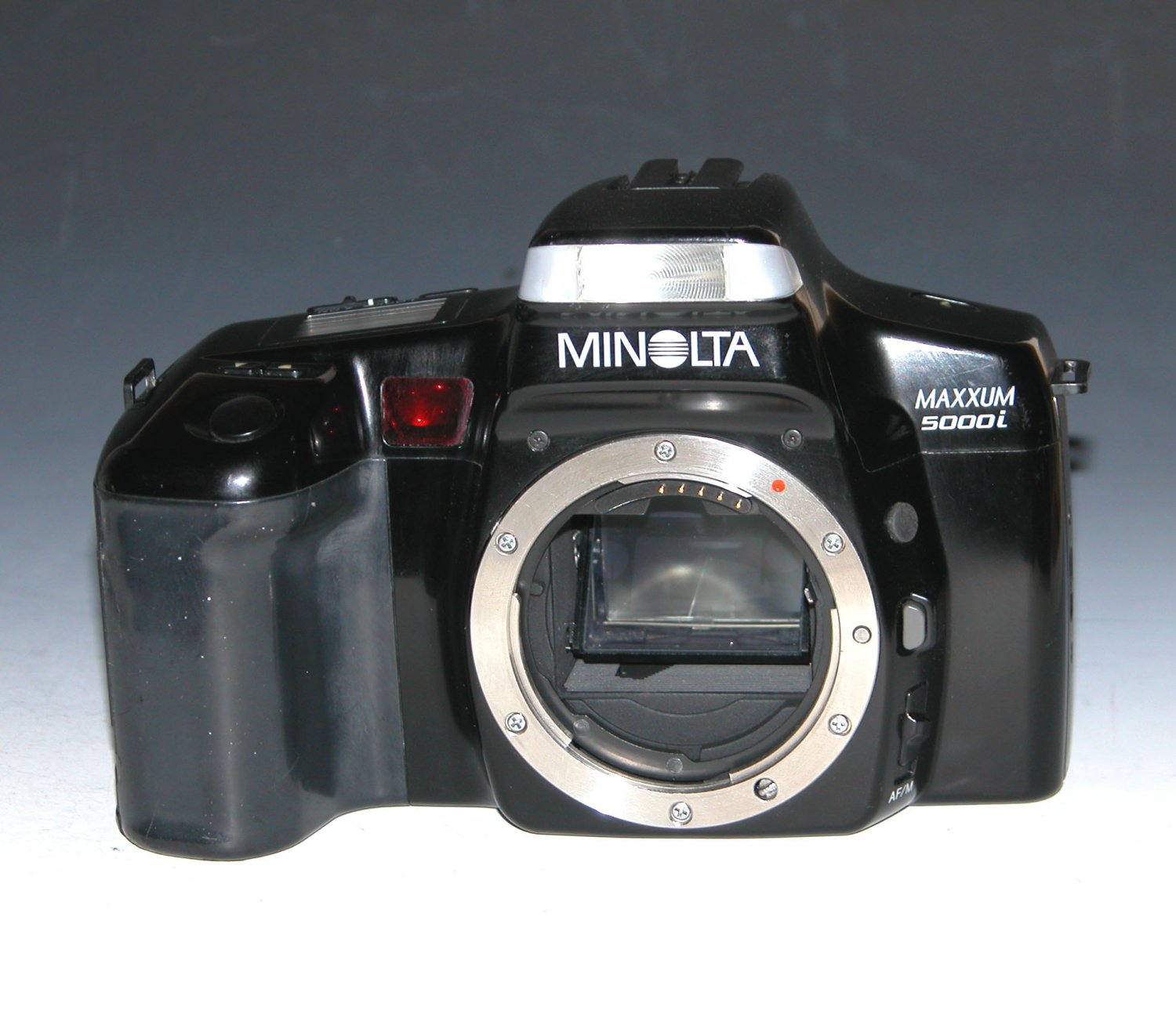 Minolta Maxxum 5000i 35mm SLR Film Camera (Body Only) #8653
