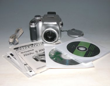 Fujifilm FinePix S3000 3.2MP Digital Camera #8692