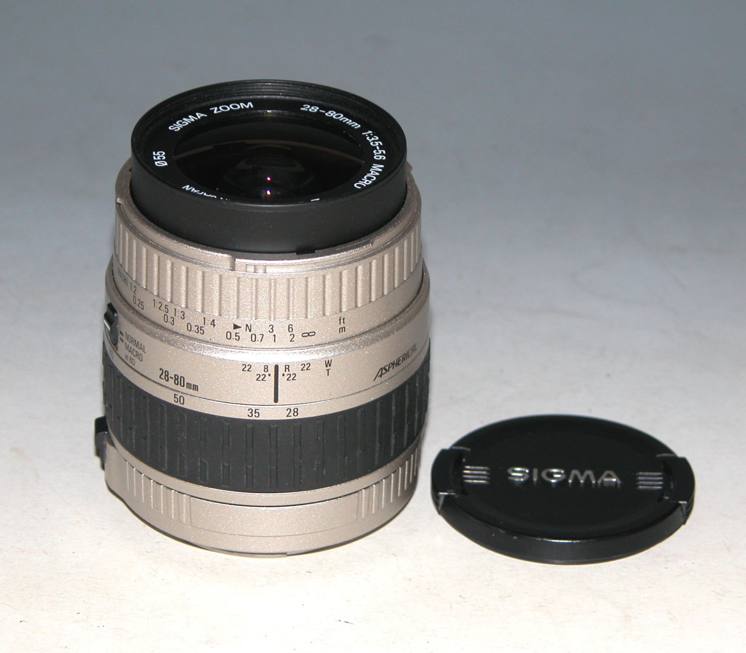 Sigma Zoom 28-80mm f/3.5-5.6 Macro Aspherical Lens for Canon Film Camera #6140