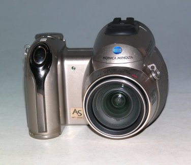 Konica Minolta DiMAGE Z6 6.0MP Digital Camera #7009 (Battery Door Chip)