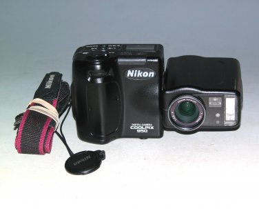 Reconditioned - Nikon Coolpix 950 2.1MP Digital Camera #9128