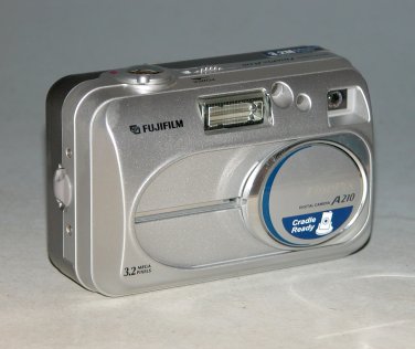 FujiFilm FinePix A210 3.2MP Digital Camera #4965