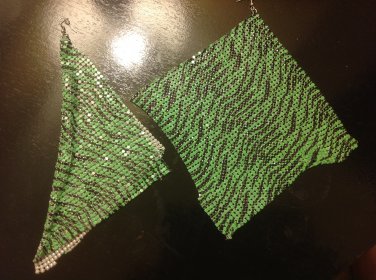 GREEN ZEBRA STYLE MESH EARRINGS