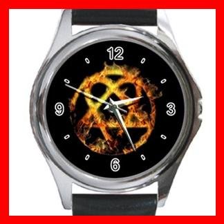 Golden Heartagram Round Metal Wrist Watch Unisex 031