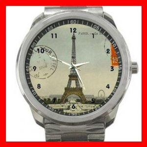 Vintage Paris Eiffel Tower Silvertone Silvertone Sports Metal Watch 041