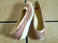 BC MULTICOLORED CANVAS/SATIN BUTTON WEDGE HEELED SHOES