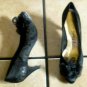 VTG. LIFESTRIDE BLACK/GOLD SATIN FLORAL DRESS SHOES