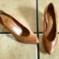VTG. CARRIAGE COURT BROWN DISTRESSED LEATHER HEEL SHOES