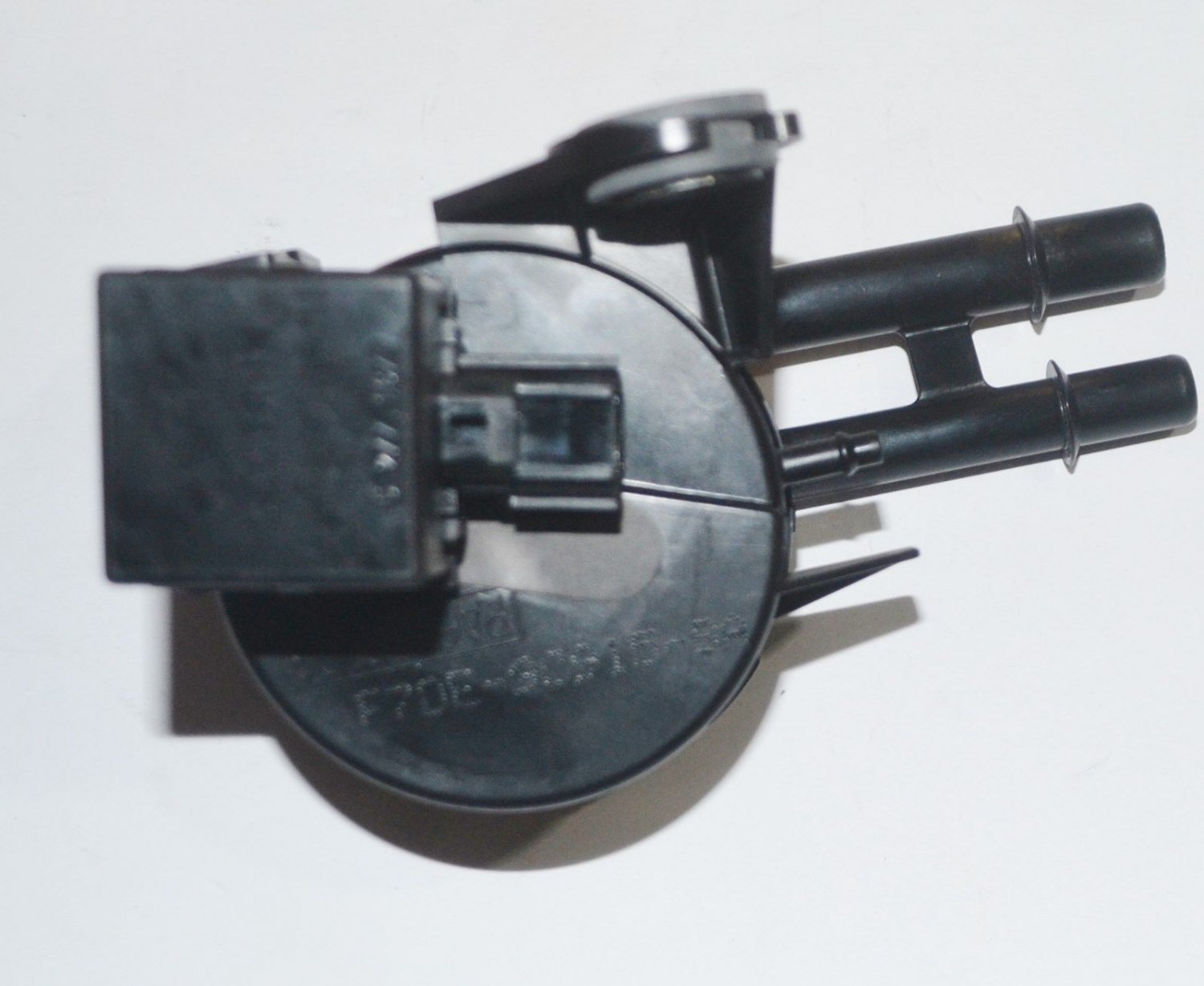 Motorcraft EGR Purge Valve Exhaust Gas Ford Taurus 1997 1998 1999