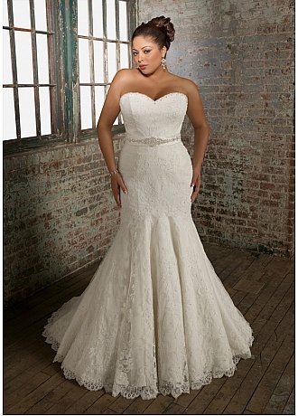 x #B2025 Lace Plus Size Bridal Gowns