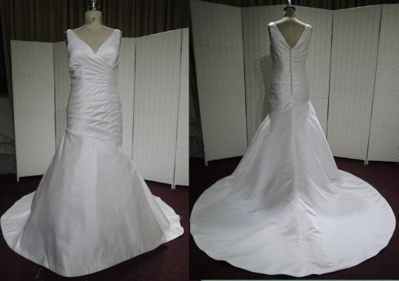 #LE1101 - V Neck Wedding Dresses for Plus Size Women