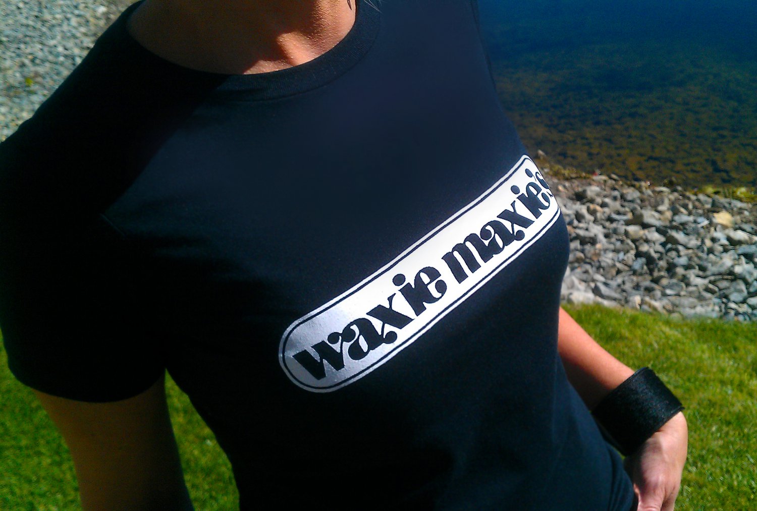 WAXIE MAXIES WOMENS T-Shirt - SIZE XL poseurs penguin feather Washington D.C. 9:30 Club