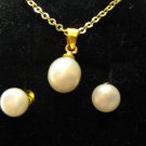 Pearl pendant necklace and post earrings set new in gift box