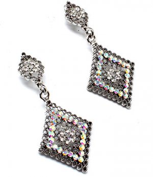 TEAR DROP EARRINGS