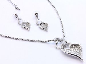 Heart necklace set