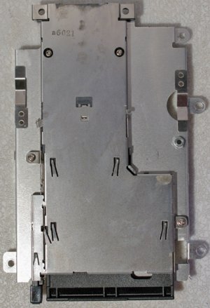 DELL 1501 E1505 6400 HD HARD DRIVE / PCMCIA SLOT CAGE