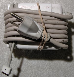 GENUINE OEM APPLE MACBOOK 60W MAGSAFE POWER ADAPTER A1184