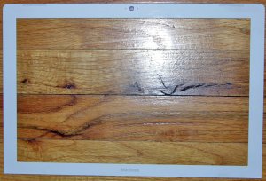 GENUINE OEM APPLE WHITE MACBOOK 13.3" FRONT LCD FRAME / BEZEL
