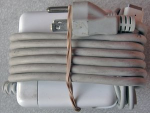 GENUINE OEM APPLE MACBOOK / PRO 85W MAGSAFE POWER ADAPTER A1184 A1172