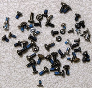 TOSHIBA SATELLITE A100 A105 COMPLETE SCREW SCREWS SET