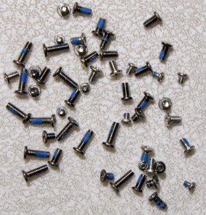 OEM COMPAQ PRESARIO V2000 M2000 L2000 SCREWS SCREW SET