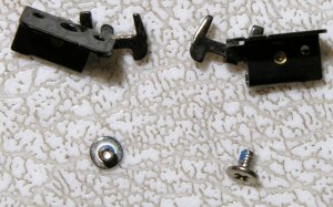 HP PAVILION TX1000 TX2000 LCD LATCH HOOKS w/ SCREWS  441137 001