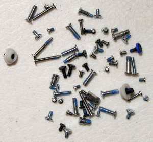 GENUINE APPLE MACBOOK PRO 15" COMPLETE SCREW SCREWS SET