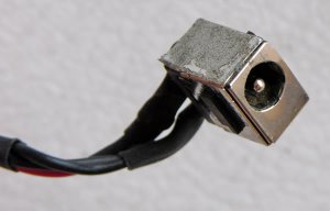COMPAQ V5000 SERIES  POWER DC JACK w/ CABLE DC020006N00