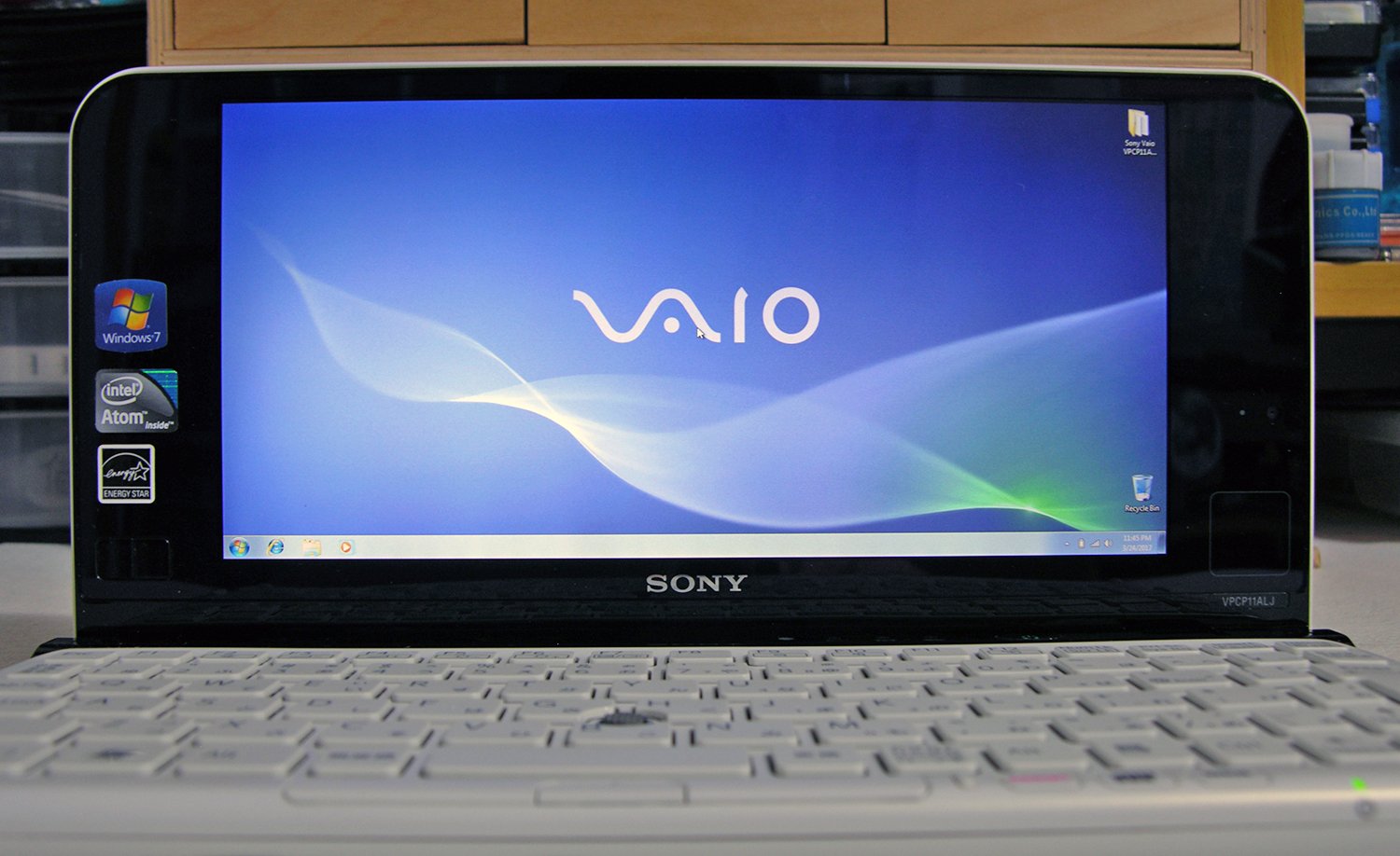 Sony Vaio VPCP11ALJ P Series Lifestyle UMPC Intel Z550 2.00GHz 128GB