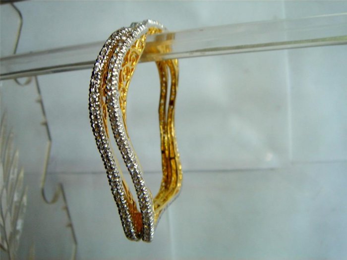 maroon matching antique style dangler earing jewelery