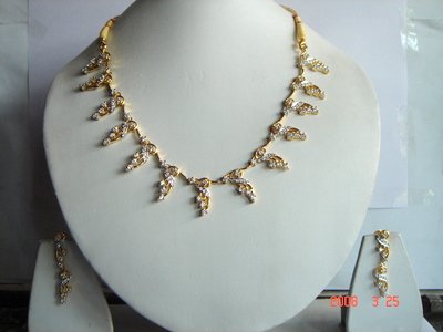 maroon matching antique style cz dangler earing jewelery