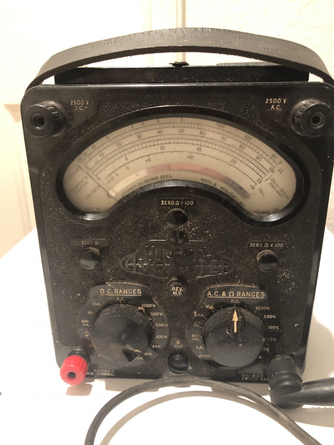Vintage Universal AVO Avometer Model 8 with Test Lead